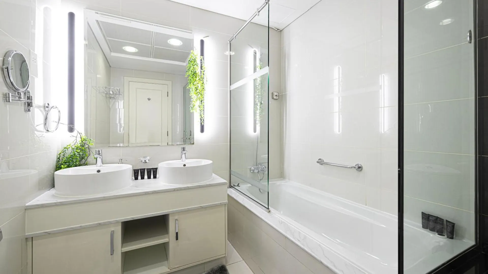 Damac Maison Mall Street! 2 Bedroom Upgraded Apartment! Dubai Apartment